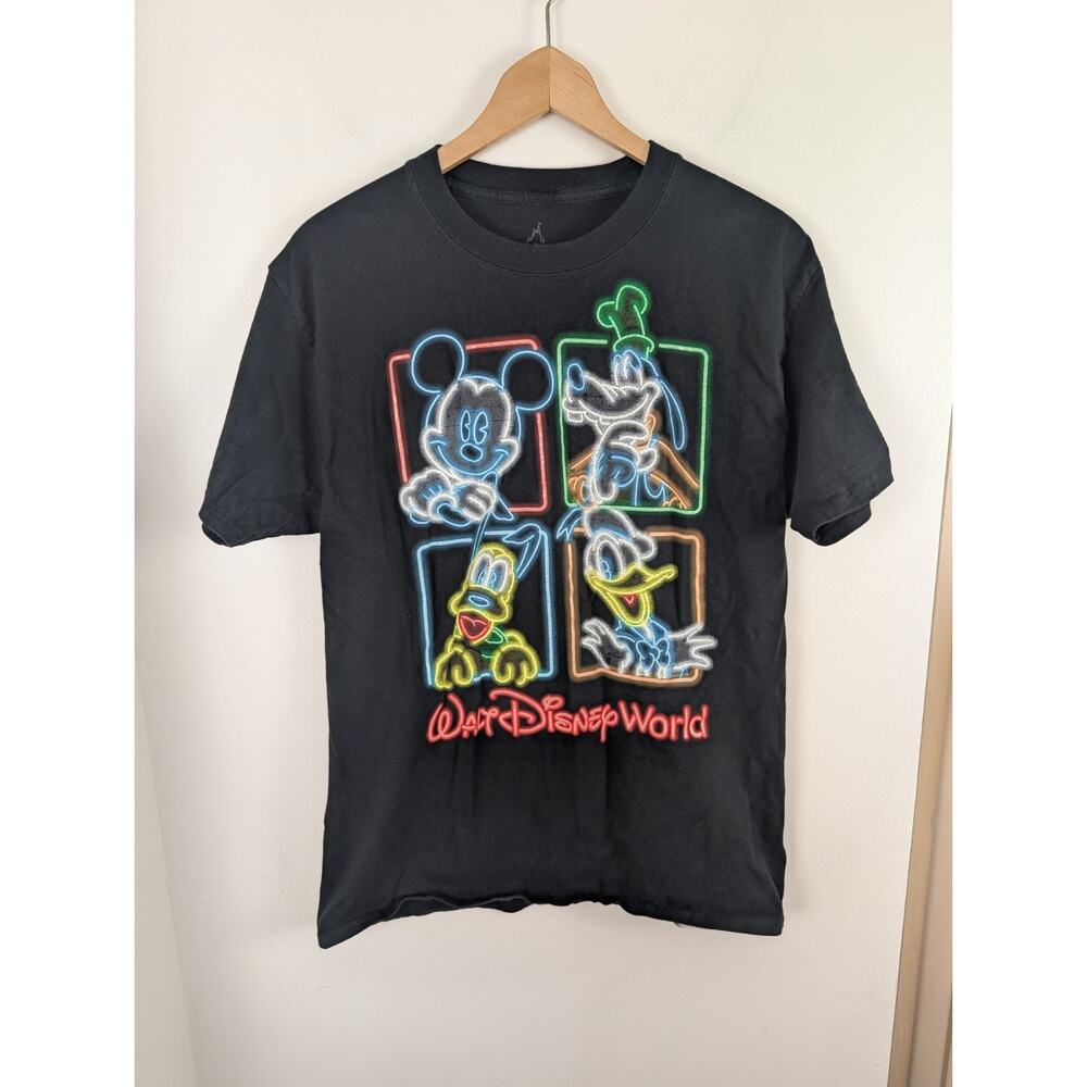 Walt Disney World Medium M Black Neon Sign T-shirt Disneyland Mickey Goofy Pluto